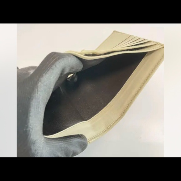 Gucci bifold credit card coin wallet - Picture 9 of 10